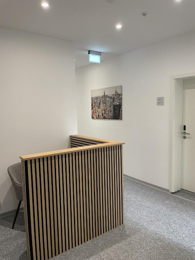 Hotel-Am-Bahnhof Stuttgart-Дітцинґен Екстер'єр фото